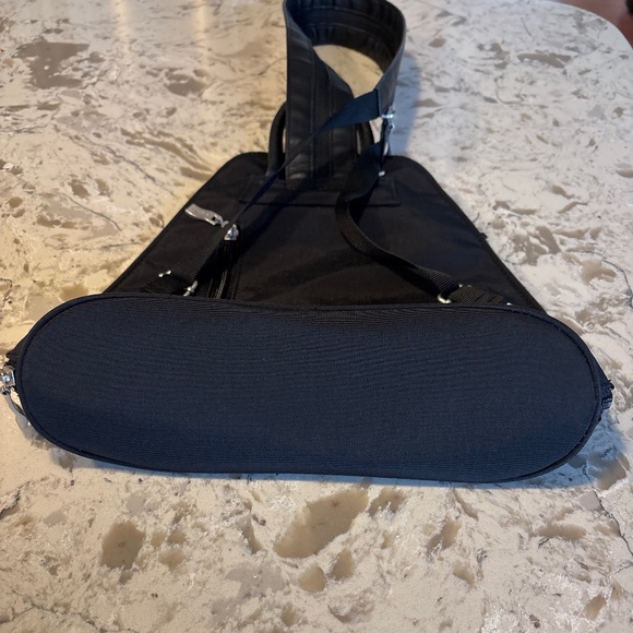 Baggallini Black Nylon Metro Zip Around Backpack - Picture 4 of 5